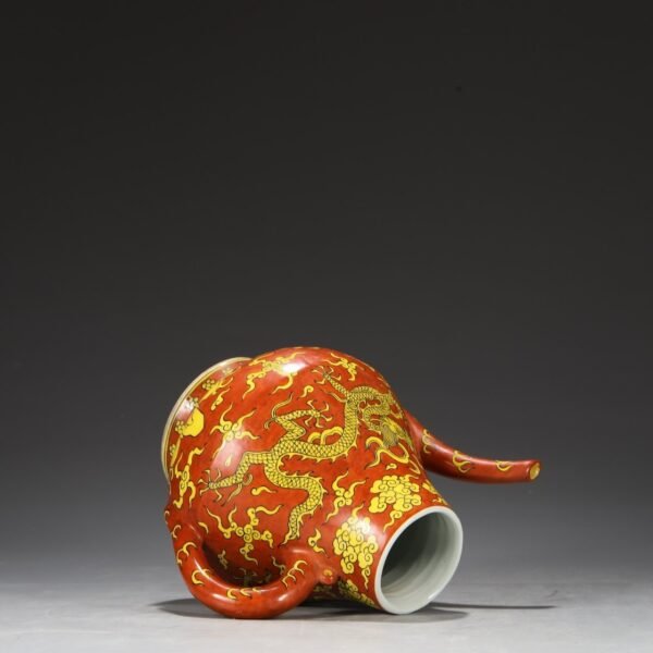 A large pot with red ground and yellow dragon patterns from the Jiajing period of the Ming Dynasty. - Image 4