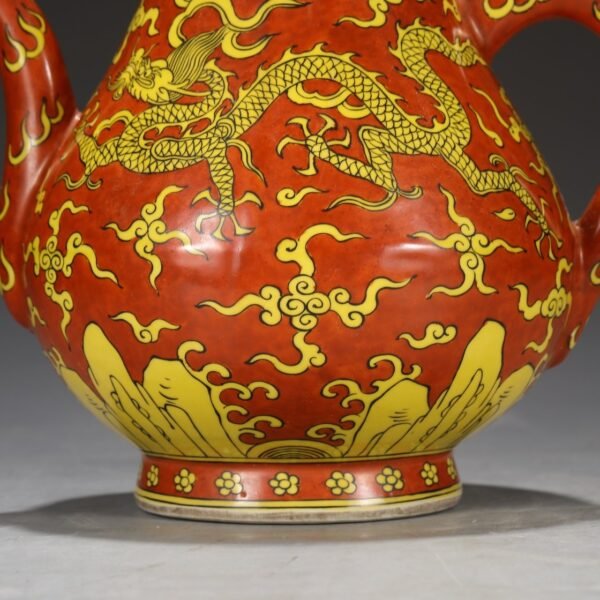 A large pot with red ground and yellow dragon patterns from the Jiajing period of the Ming Dynasty. - Image 7