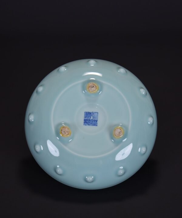 old collection of Qing Dynasty Qianlong powder green glaze drum nail double-cord vase - Image 10
