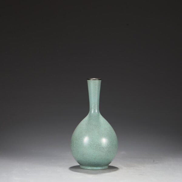 Old collection of Northern Song Dynasty Ru kiln celadon glaze silver mouth bold bottle "Qianlong imperial title" - Image 2