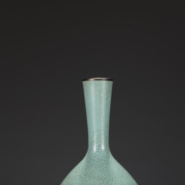 Old collection of Northern Song Dynasty Ru kiln celadon glaze silver mouth bold bottle "Qianlong imperial title" - Image 3