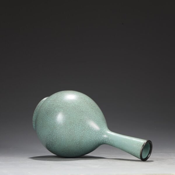 Old collection of Northern Song Dynasty Ru kiln celadon glaze silver mouth bold bottle "Qianlong imperial title" - Image 5