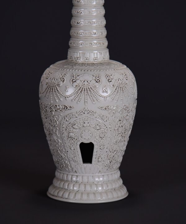 old collection of Qing Dynasty Qianlong white glaze carved - Image 3