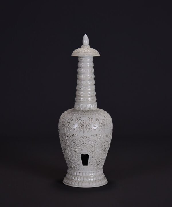 old collection of Qing Dynasty Qianlong white glaze carved - Image 2