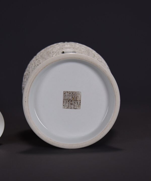 old collection of Qing Dynasty Qianlong white glaze carved - Image 9