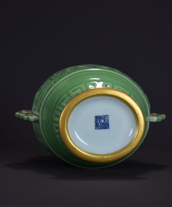 old collection of Qing Dynasty Qianlong bean green glaze dragon pattern gold-painted vase - Image 9