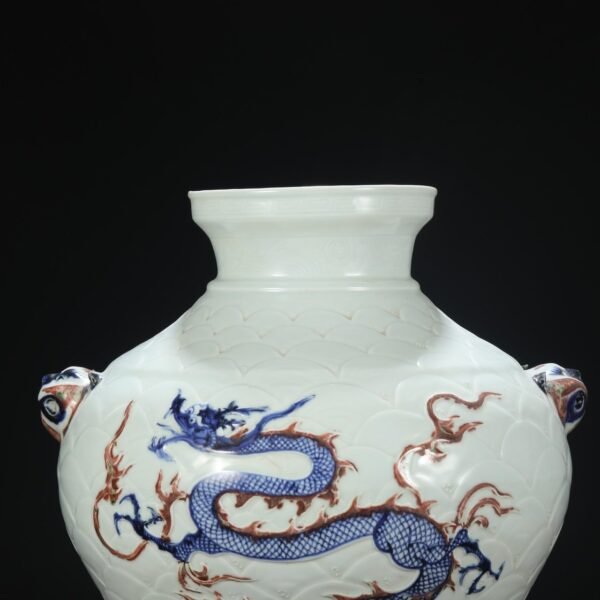 Old collection of Yuan Dynasty blue and white underglaze red carved sea dragon pattern dog head large jar - Image 3