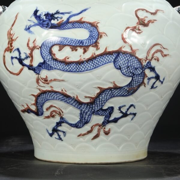 Old collection of Yuan Dynasty blue and white underglaze red carved sea dragon pattern dog head large jar - Image 4