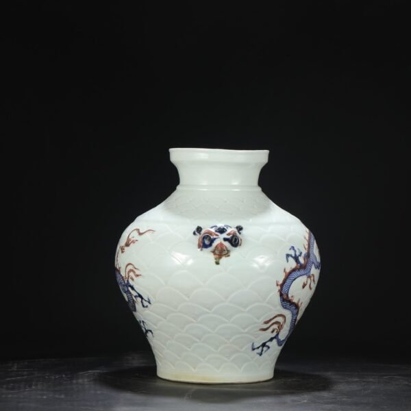 Old collection of Yuan Dynasty blue and white underglaze red carved sea dragon pattern dog head large jar - Image 7