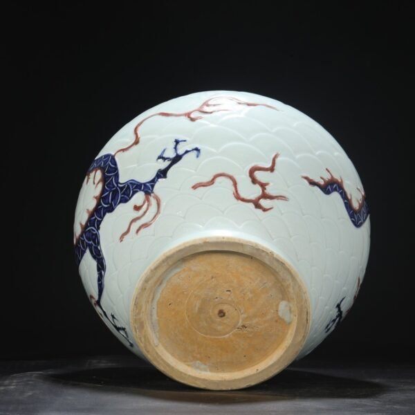Old collection of Yuan Dynasty blue and white underglaze red carved sea dragon pattern dog head large lidded jar - Image 4