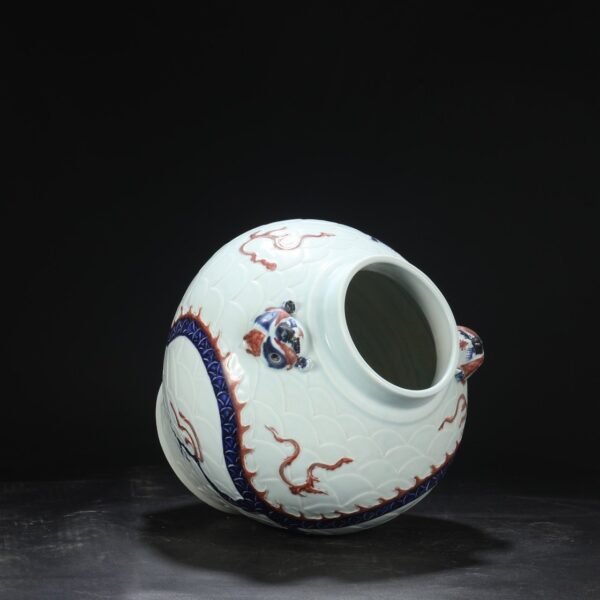 Old collection of Yuan Dynasty blue and white underglaze red carved sea dragon pattern dog head large lidded jar - Image 5