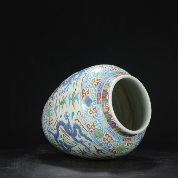 A large jar with blue and white multicolored seawater dragon pattern from the Jiajing period of the Ming Dynasty. - Image 6