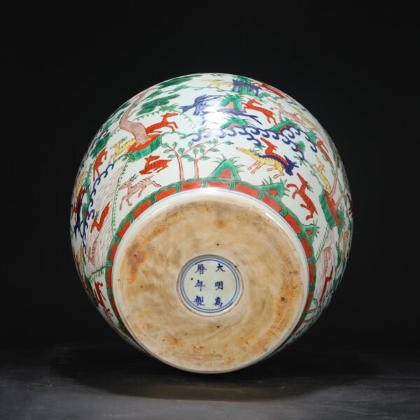 Old collection of Ming Dynasty Wanli blue and white multicolored deer pattern large jar - Image 9
