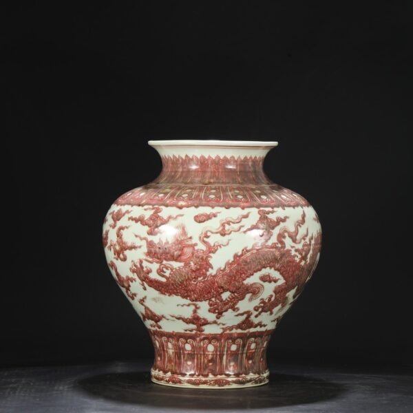 Old collection of Ming Dynasty Xuande underglaze red cloud dragon pattern large jar