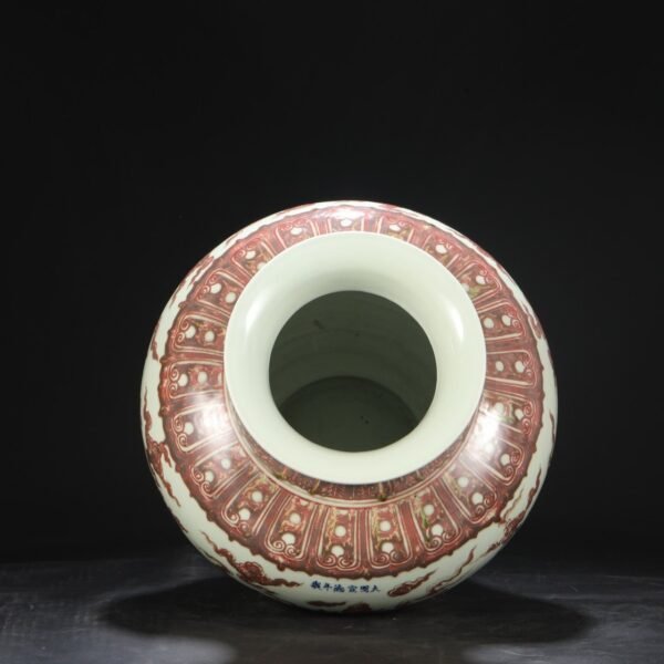 Old collection of Ming Dynasty Xuande underglaze red cloud dragon pattern large jar - Image 4
