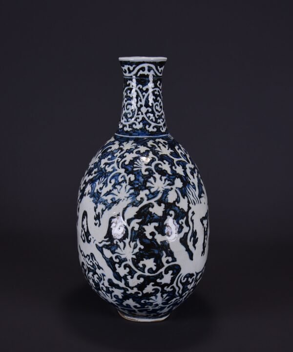 old Ming Xuande blue ground with white twined dragon pattern flat bottle - Image 2