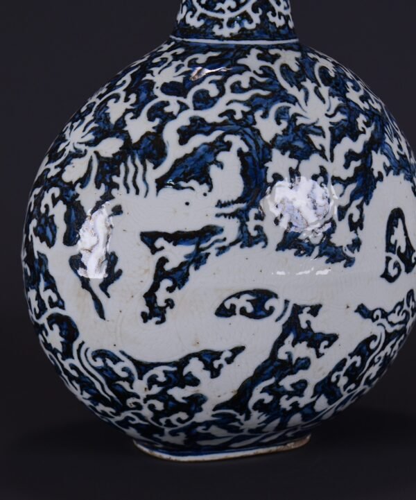 old Ming Xuande blue ground with white twined dragon pattern flat bottle - Image 6