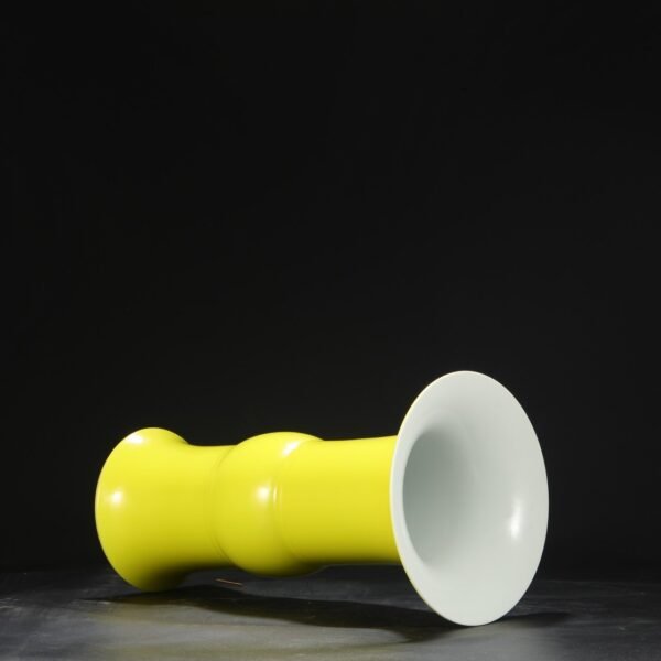 Old collection of Qing Dynasty Yongzheng delicate yellow glaze imperial court large flower solitary - Image 7