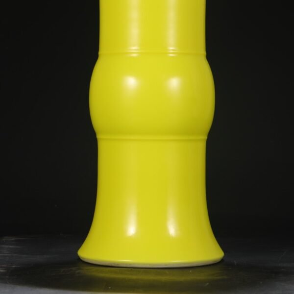 Old collection of Qing Dynasty Yongzheng delicate yellow glaze imperial court large flower solitary - Image 8
