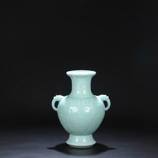 Old collection of Qing Qianlong Tianqing glaze Taotie elephant ear large vase - Image 3