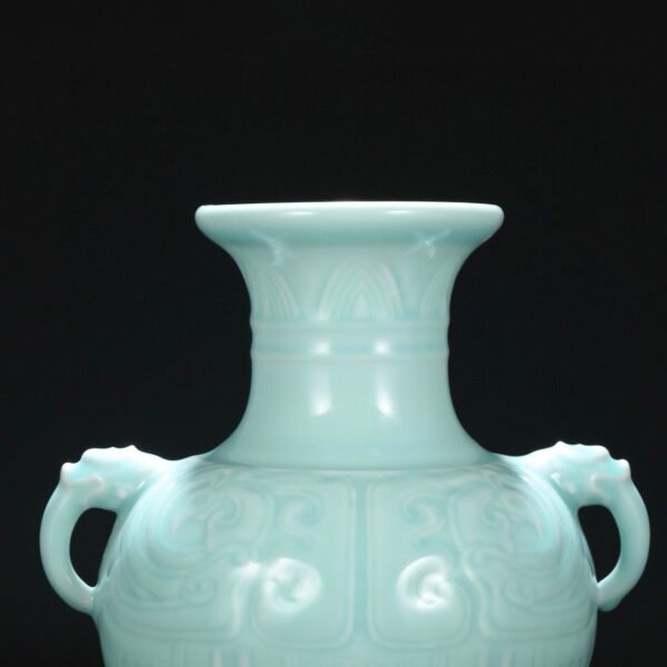 Old collection of Qing Qianlong Tianqing glaze Taotie elephant ear large vase - Image 4