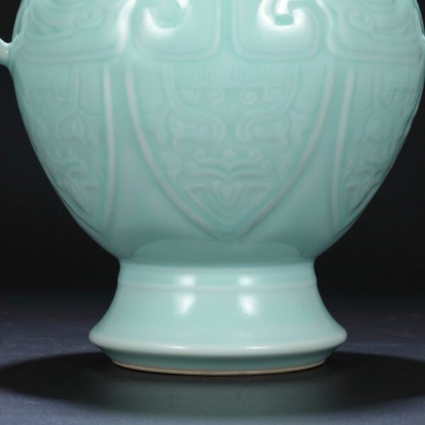 Old collection of Qing Qianlong Tianqing glaze Taotie elephant ear large vase - Image 5