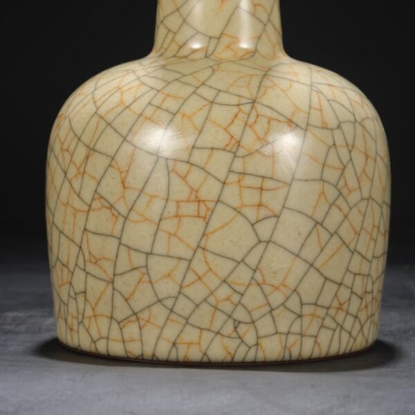 Beige glaze string pattern paper hanging bottle from the Ge kiln of the Northern Song Dynasty, "Qianlong imperial title" - Image 5
