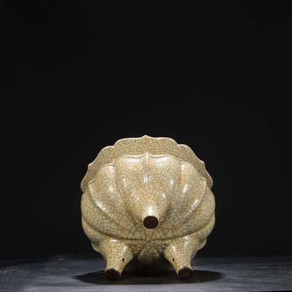 Beige glaze imperial court large furnace with sunflower-shaped mouth and melon-shaped edges from the Northern Song Dynasty Ge Kiln, old collection - Image 4