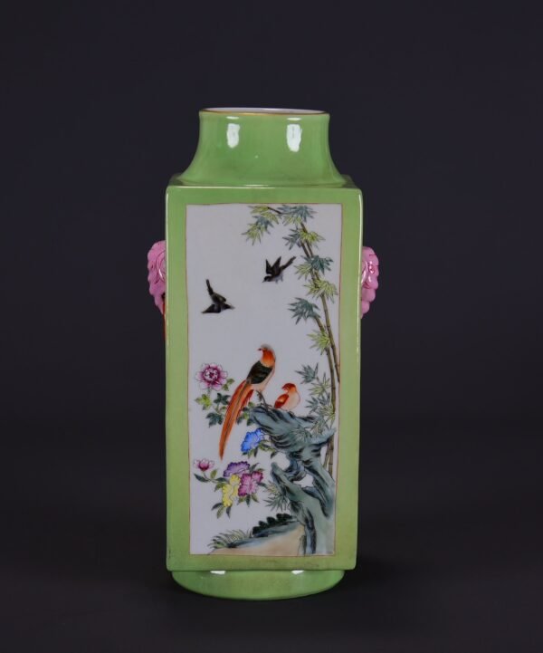 Old collection of Qing Qianlong famille rose four seasons flower and bird pattern