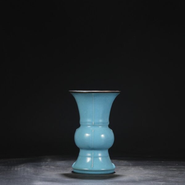 Northern Song Dynasty Ru kiln sky blue glaze ice pattern silver mouth halberd vase "Qianlong imperial title" - Image 2