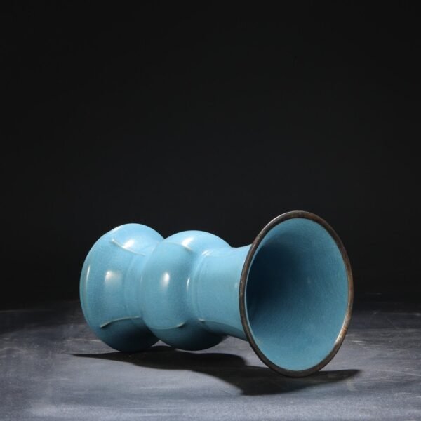 Northern Song Dynasty Ru kiln sky blue glaze ice pattern silver mouth halberd vase "Qianlong imperial title" - Image 4