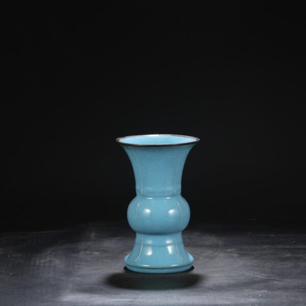 Northern Song Dynasty Ru kiln sky blue glaze ice pattern silver mouth halberd vase "Qianlong imperial title" - Image 5