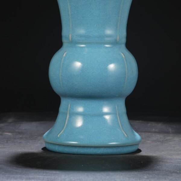 Northern Song Dynasty Ru kiln sky blue glaze ice pattern silver mouth halberd vase "Qianlong imperial title" - Image 6
