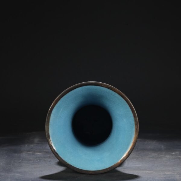 Northern Song Dynasty Ru kiln sky blue glaze ice pattern silver mouth halberd vase "Qianlong imperial title" - Image 7