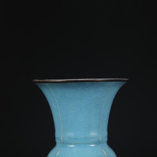 Northern Song Dynasty Ru kiln sky blue glaze ice pattern silver mouth halberd vase "Qianlong imperial title" - Image 8
