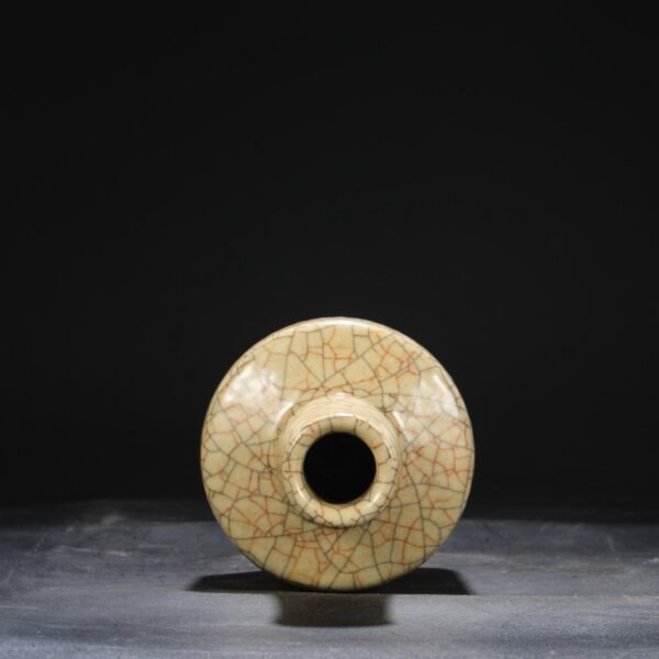 Beige glaze imperial paper hanging bottle from the Ge kiln of the Northern Song Dynasty, with the inscription of Emperor Qianlong, - Image 5
