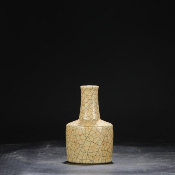Beige glaze imperial paper hanging bottle from the Ge kiln of the Northern Song Dynasty, with the inscription of Emperor Qianlong, - Image 7