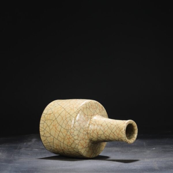 Beige glaze imperial paper hanging bottle from the Ge kiln of the Northern Song Dynasty, with the inscription of Emperor Qianlong, - Image 8