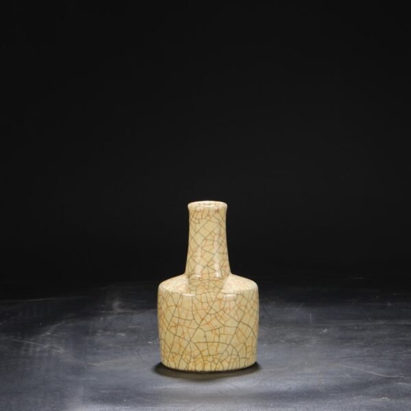 Beige glaze imperial paper hanging bottle from the Ge kiln of the Northern Song Dynasty, with the inscription of Emperor Qianlong, - Image 9