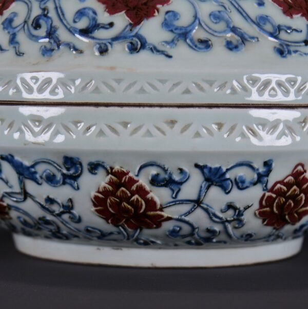 old collection of Ming Xuande blue and white underglaze red carved dragon and phoenix pattern lid - Image 4