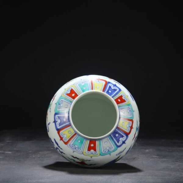 Old collection of Ming Chenghua Doucai Seawater Sea Monster Pattern Tianzi Covered Jar - Image 4