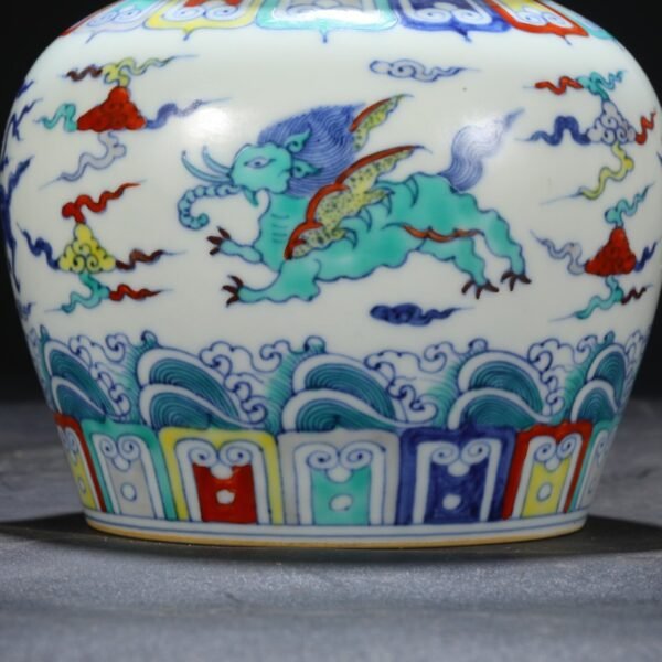 Old collection of Ming Chenghua Doucai Seawater Sea Monster Pattern Tianzi Covered Jar - Image 9
