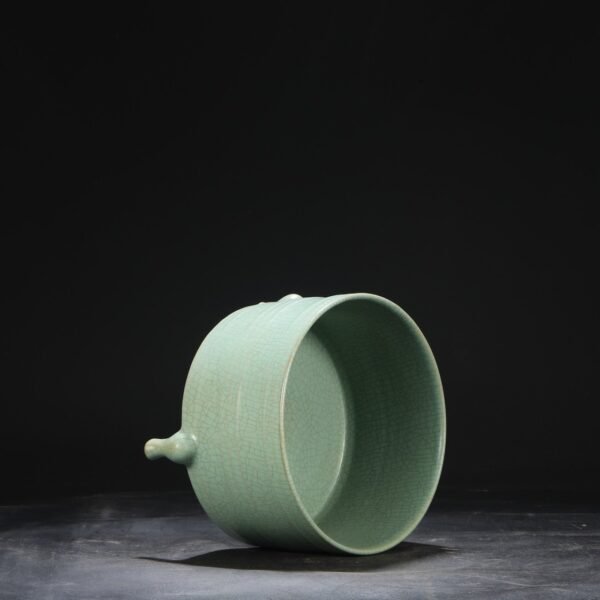A Northern Song Dynasty Ru kiln celadon glaze imperial court string pattern three-legged large censer washbasin "Qianlong imperial title" - Image 9