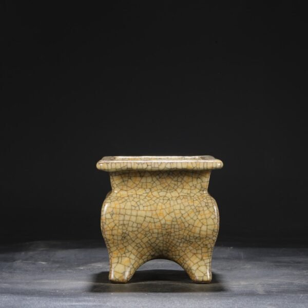 Beige glaze imperial sacrificial ritual vessel from the Northern Song Dynasty, a square tripod-shaped furnace with the inscription by Emperor Qianlong. - Image 3