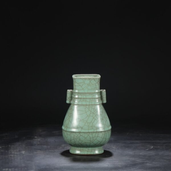 Old collection of Southern Song Dynasty official kiln green glaze imperial palace Guan Er bottle - Image 4