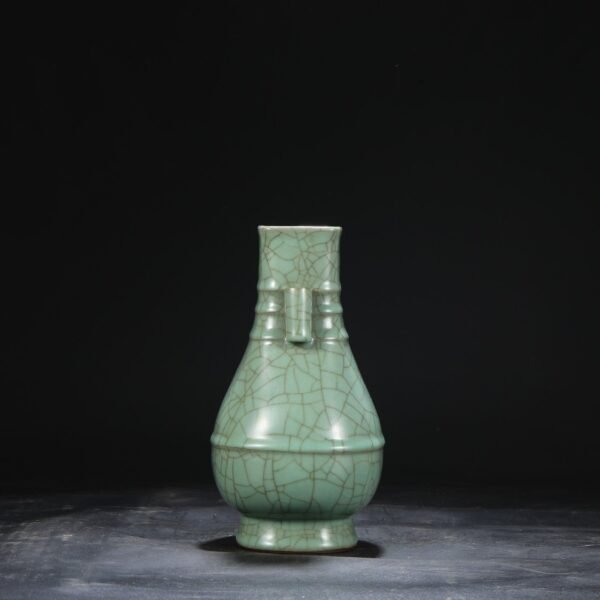 Old collection of Southern Song Dynasty official kiln green glaze imperial palace Guan Er bottle - Image 5