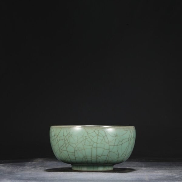 An old Southern Song Dynasty official kiln green glaze imperial court Arhat bowl with "Qianlong imperial title" - Image 6