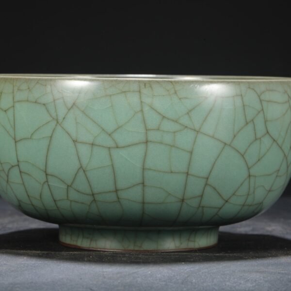 An old Southern Song Dynasty official kiln green glaze imperial court Arhat bowl with "Qianlong imperial title" - Image 7