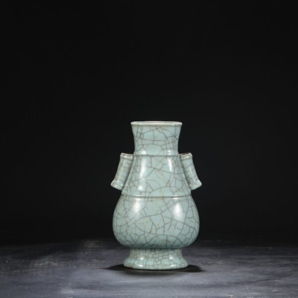 Old collection of Southern Song Dynasty official kiln green glaze imperial palace Guan Er bottle "Yujinyuan" - Image 3