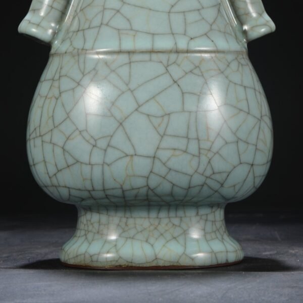 Old collection of Southern Song Dynasty official kiln green glaze imperial palace Guan Er bottle "Yujinyuan" - Image 4